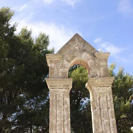 Tenuta Santa Rosa סאניקולה
